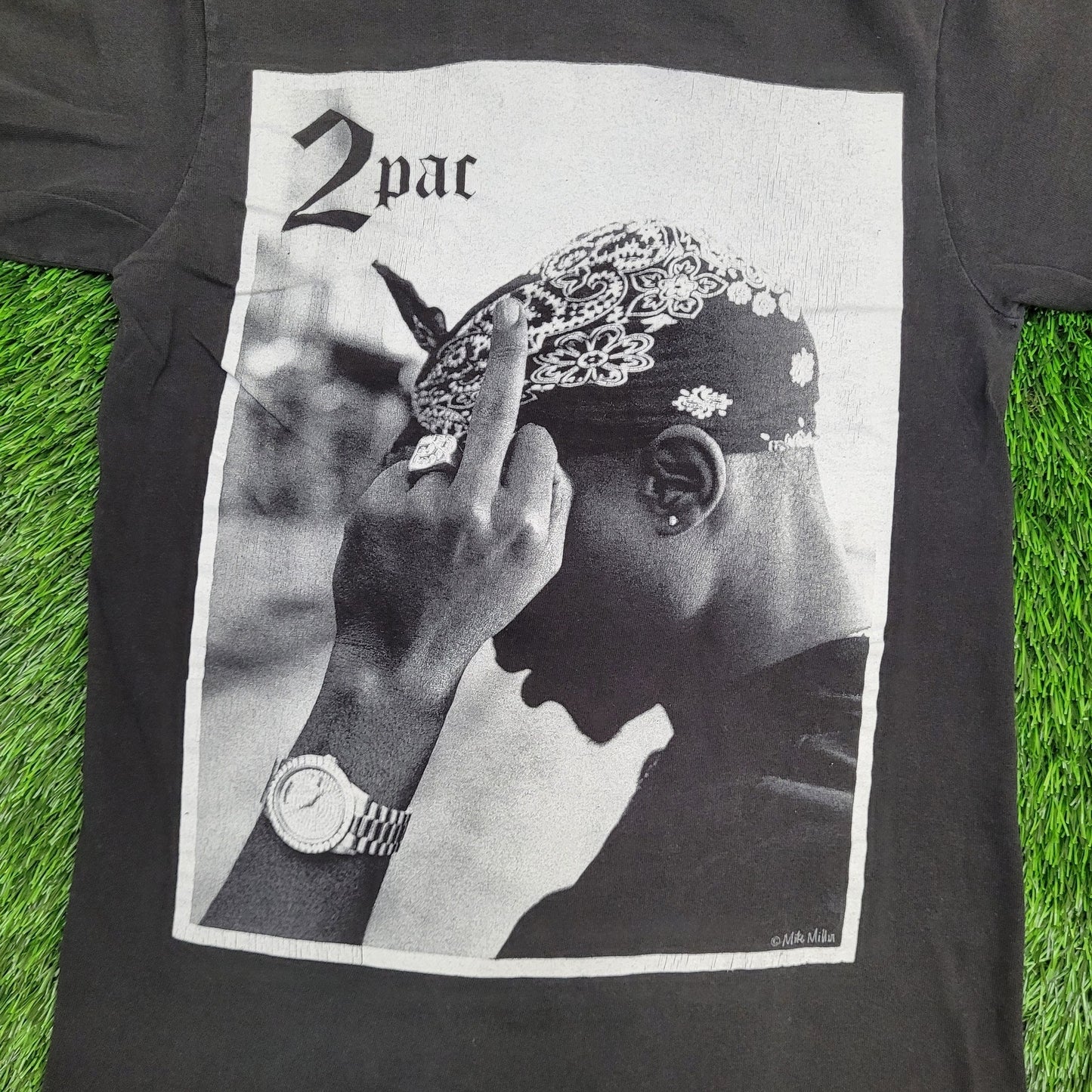 2PAC Tupac-Shakur Shirt Womens Small 17x25 Middle-Finger