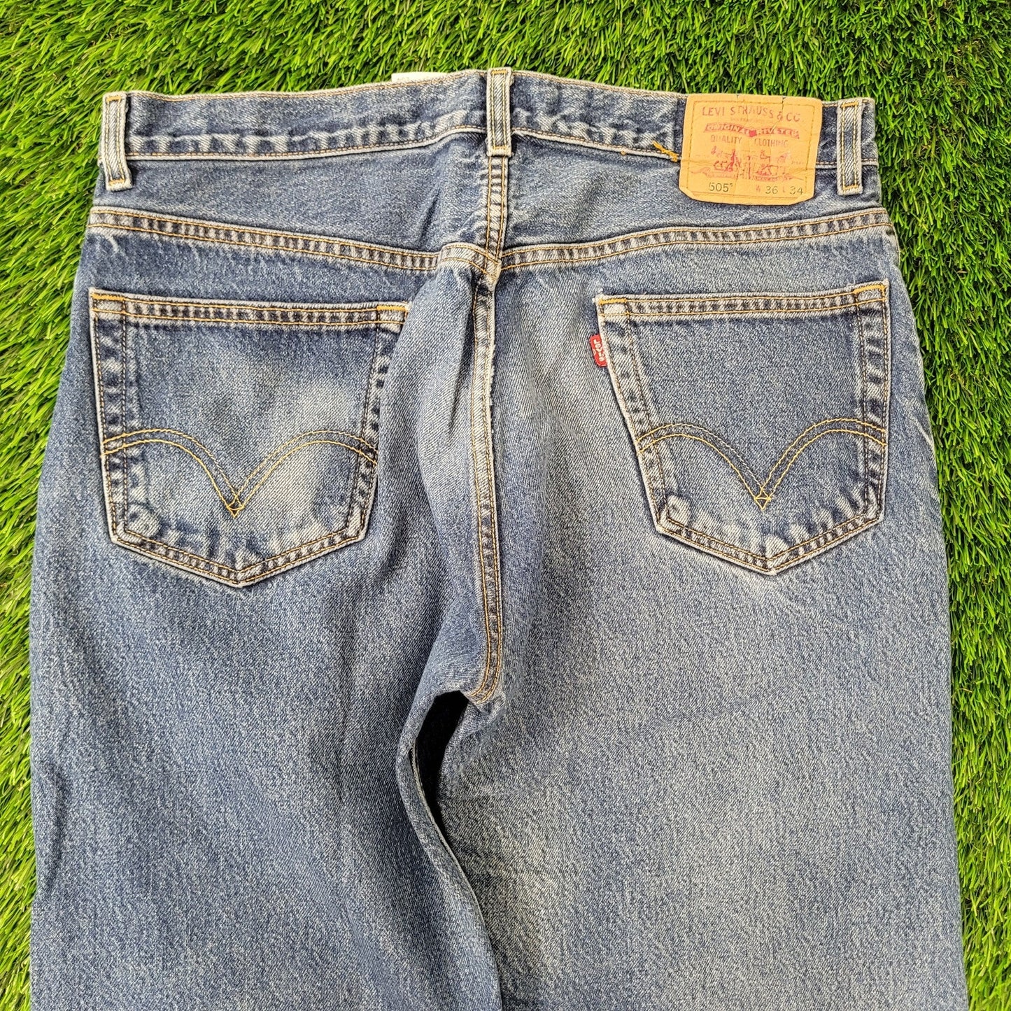 Vintage Y2K LEVIS 505 Jeans 36x33 Whiskered Dark-Wash