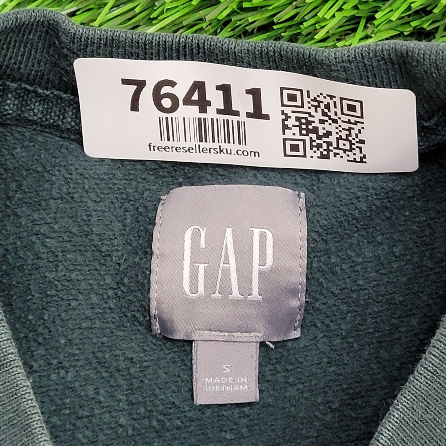 GAP Sports Sweatshirt Womens Small 21x23 Faded Baggy