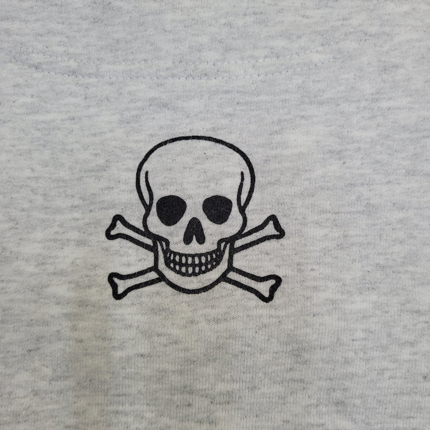 Champion Middle Skull Sweatshirt Medium 21x24 Spellout Gray