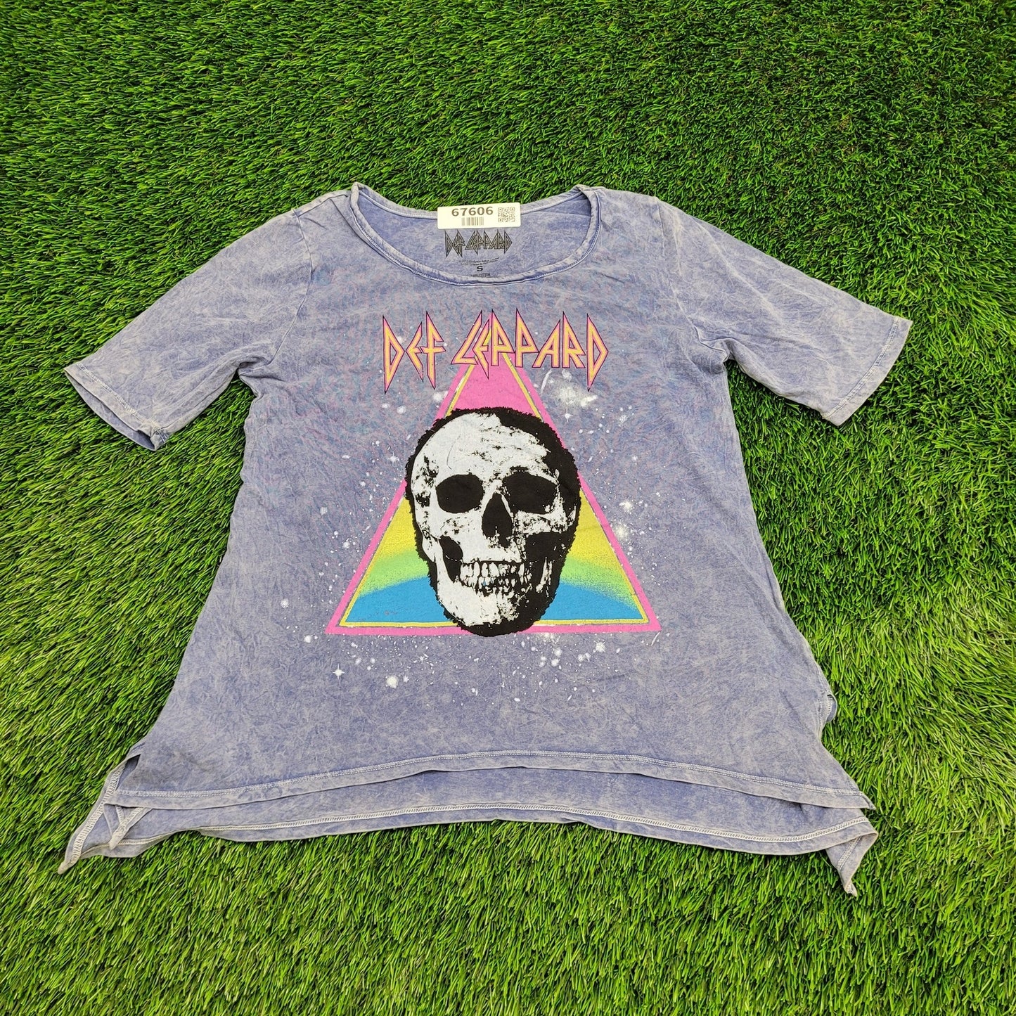 Def-Leppard Skull Shirt Womens Small 17x21 Acid-Wash Blue