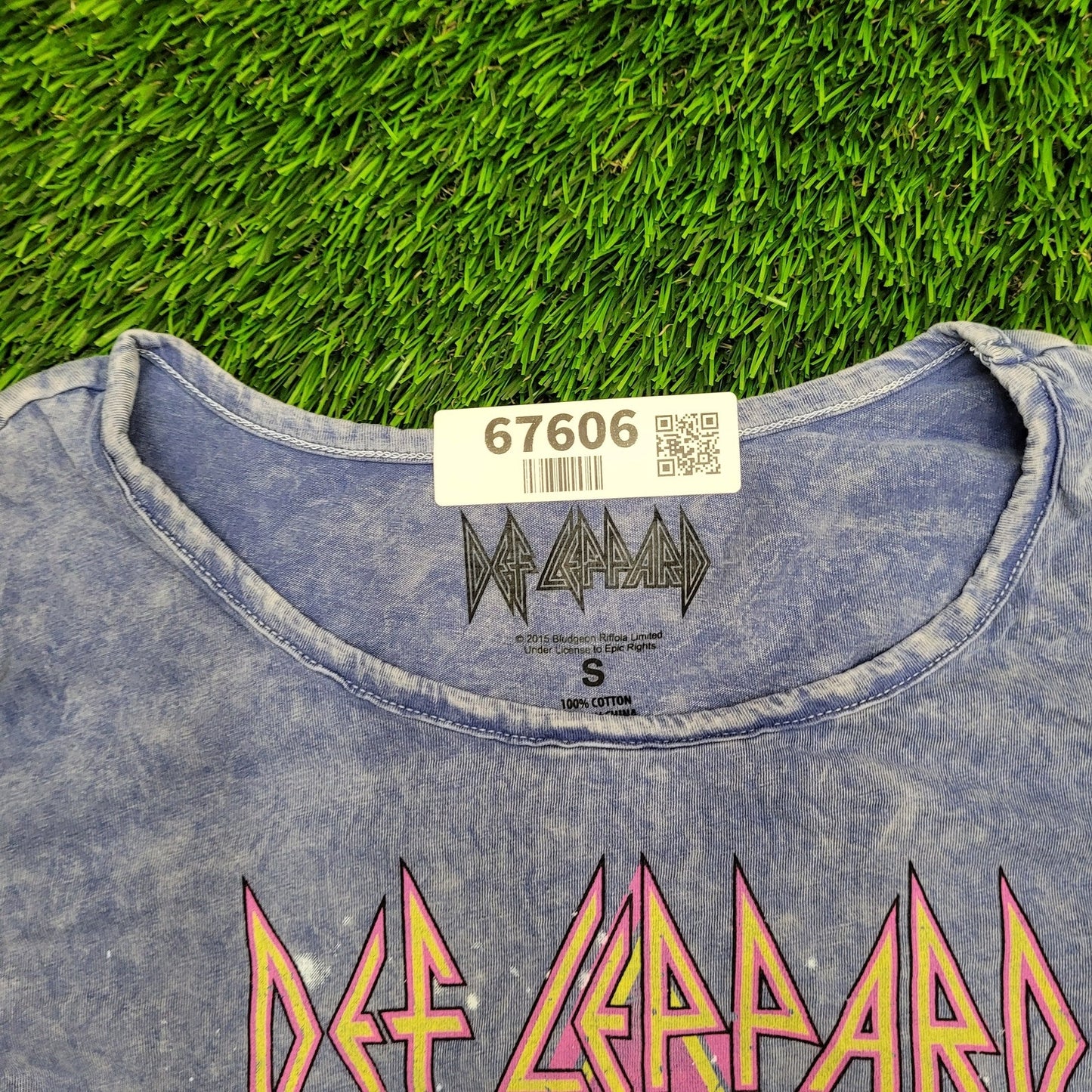 Def-Leppard Skull Shirt Womens Small 17x21 Acid-Wash Blue