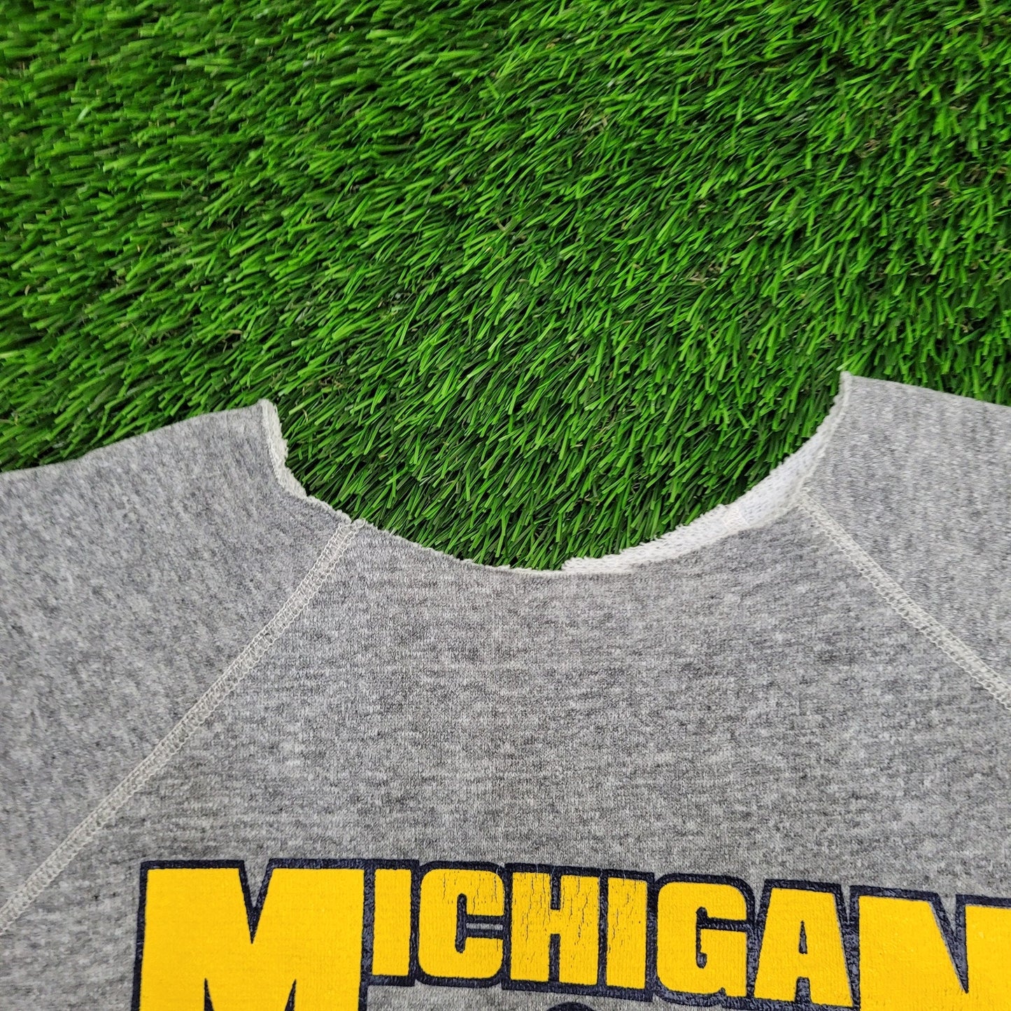 Vintage University-of Michigan Sweatshirt Medium 21x25 Gray