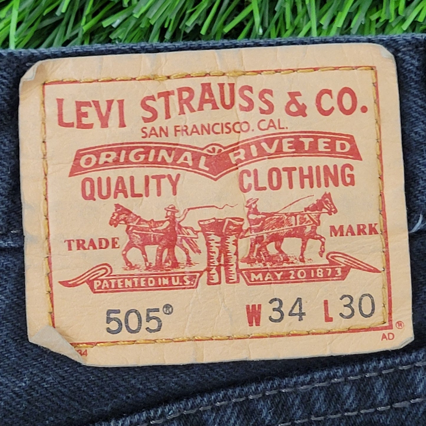 Vintage Y2K LEVIS 505 Jeans 34x30 Black