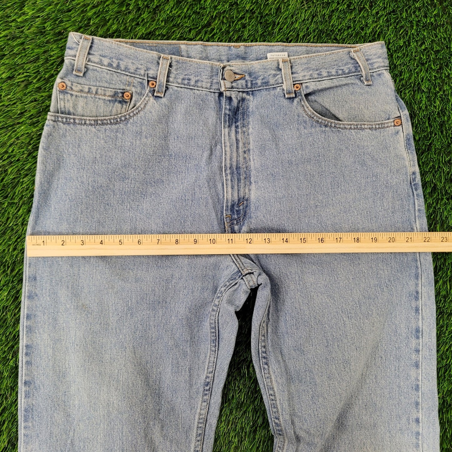 Vintage Y2K LEVIS 505 Jeans 34x30 Faded Medium-Wash