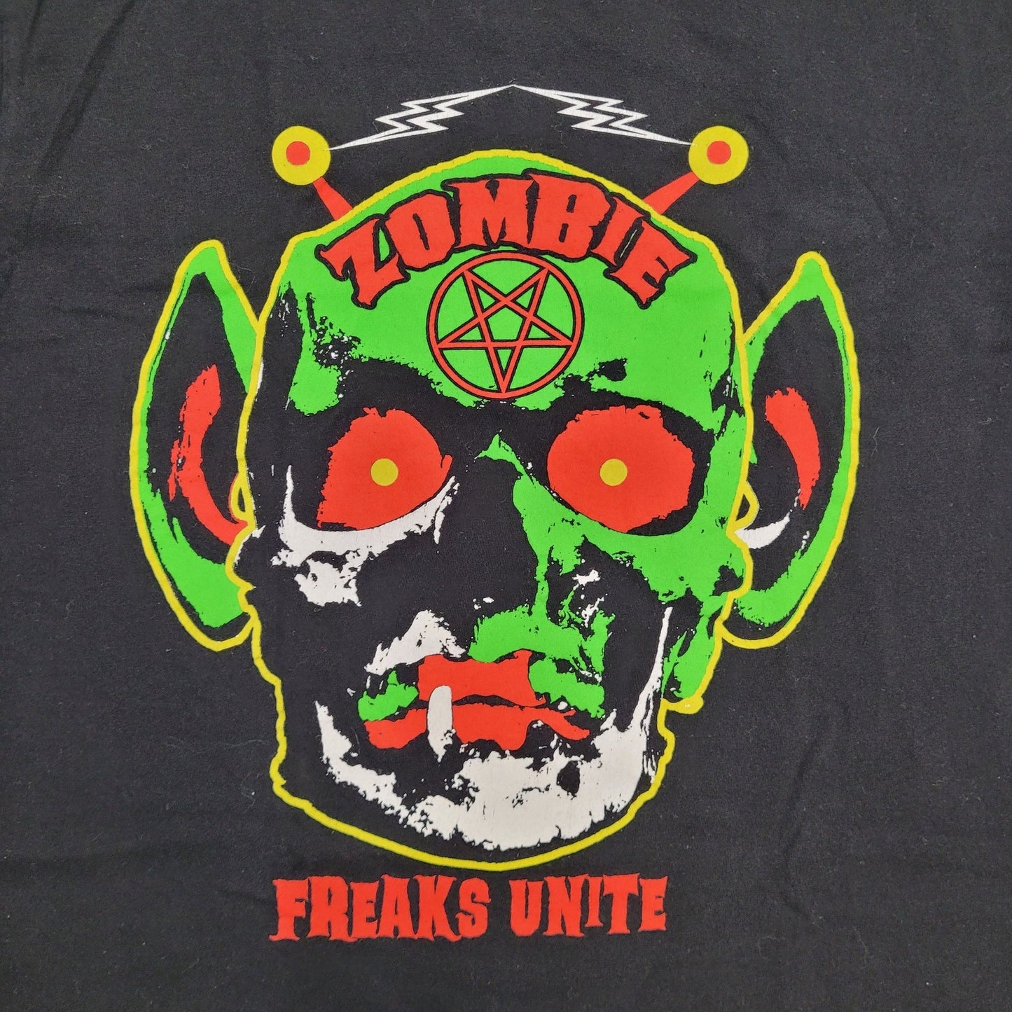 Zombie Horror Shirt Large 21x25 Black