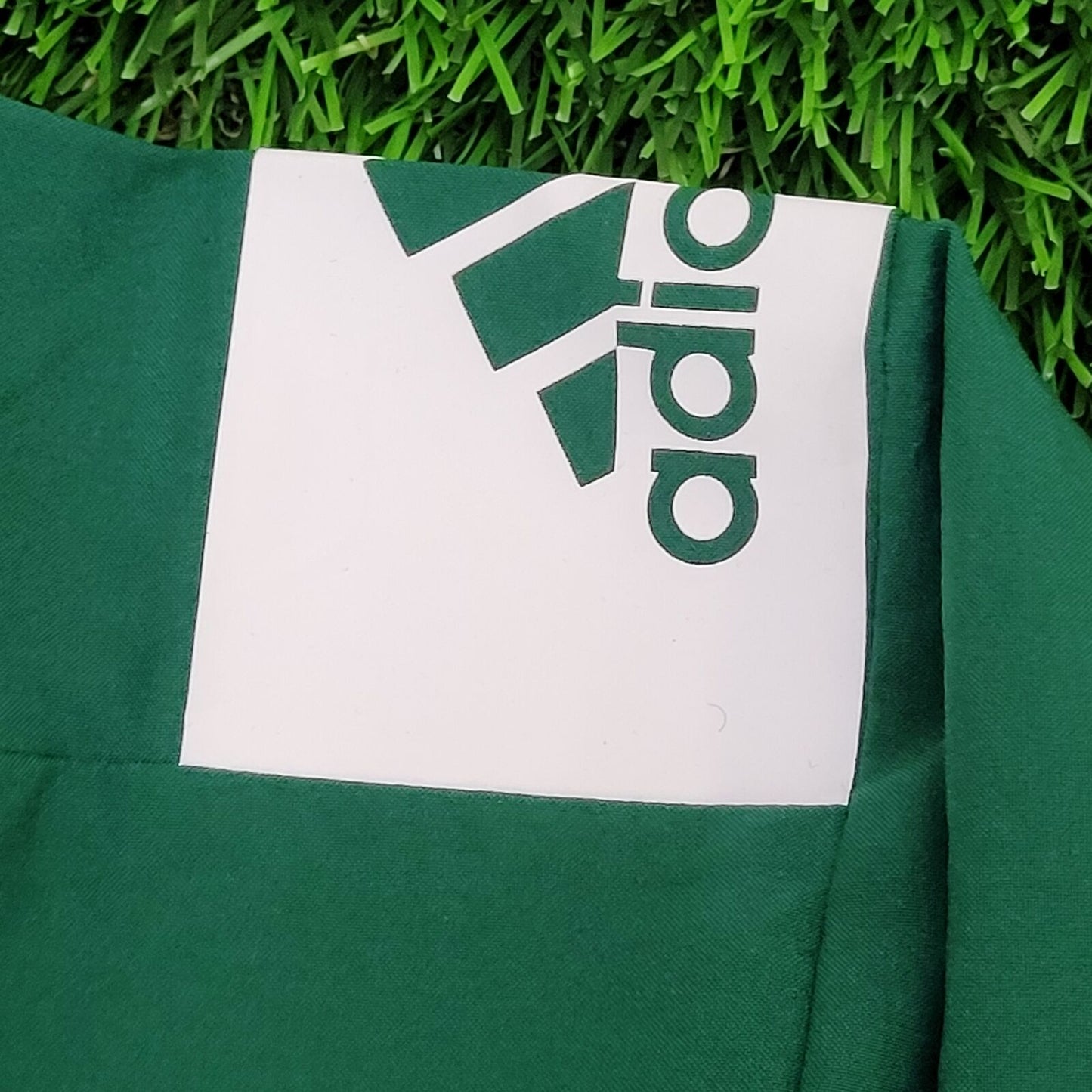 ADIDAS Windbreaker Large 24x31 Green