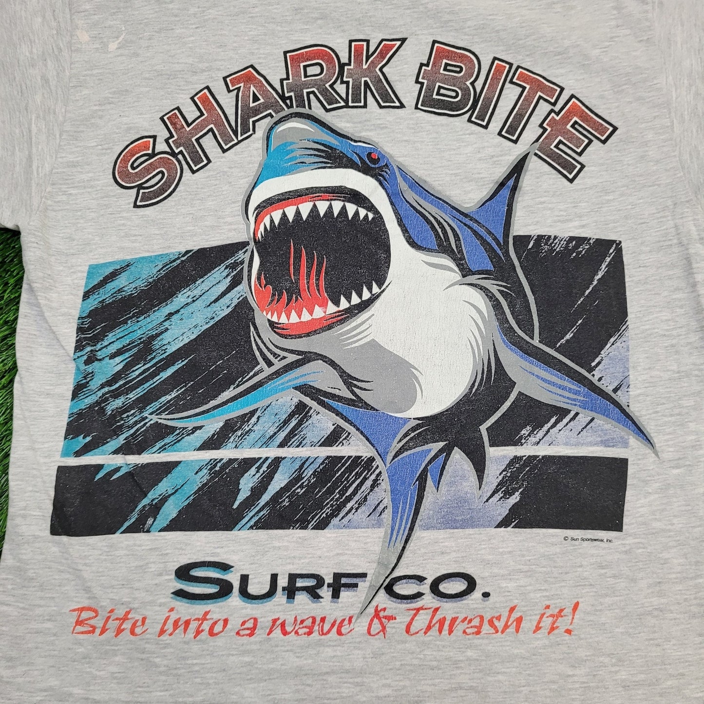 Great-White Shark Shirt Large 21x28 Surf Gray