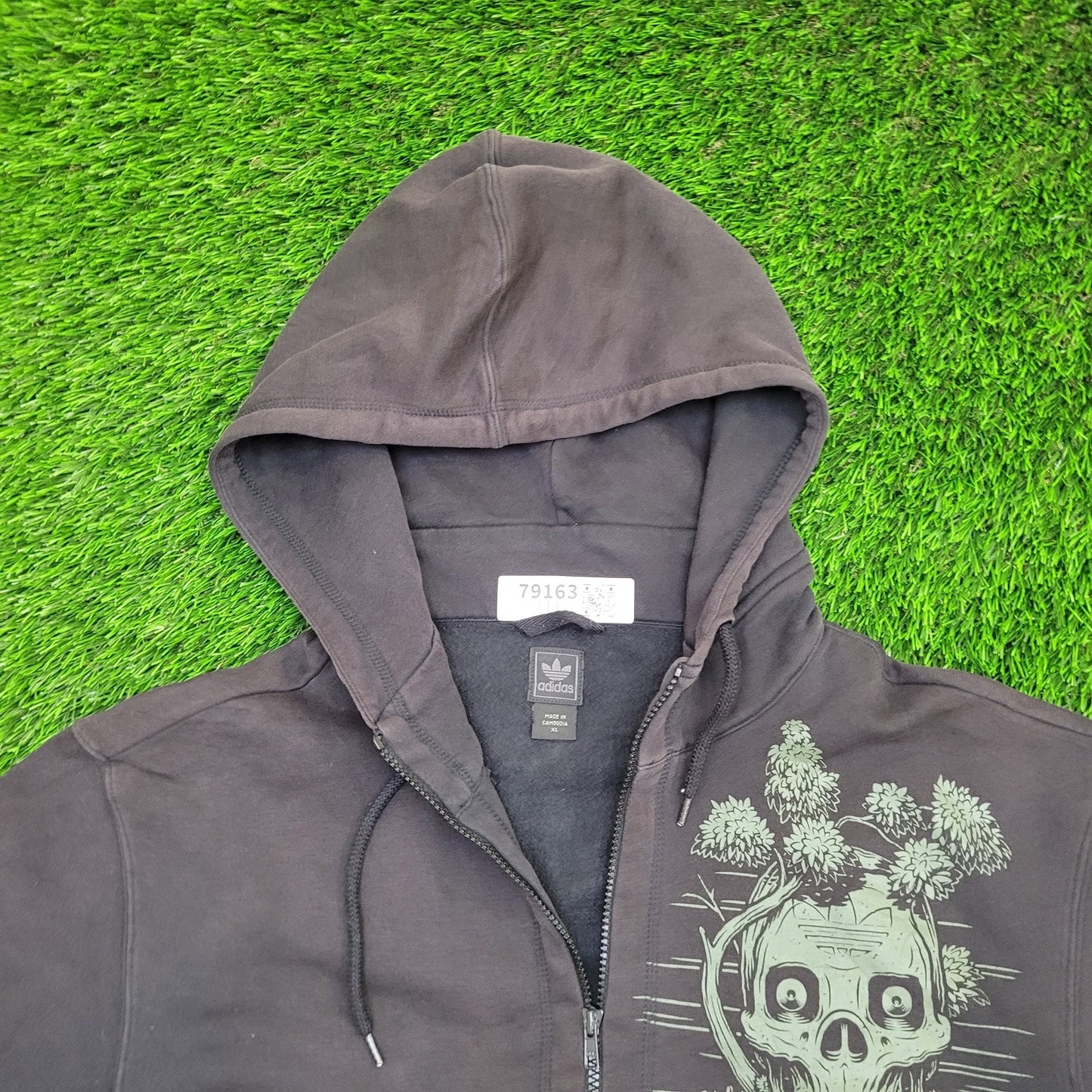 ADIDAS Skull Zip Hoodie XL 25x30 Sun-Faded Black