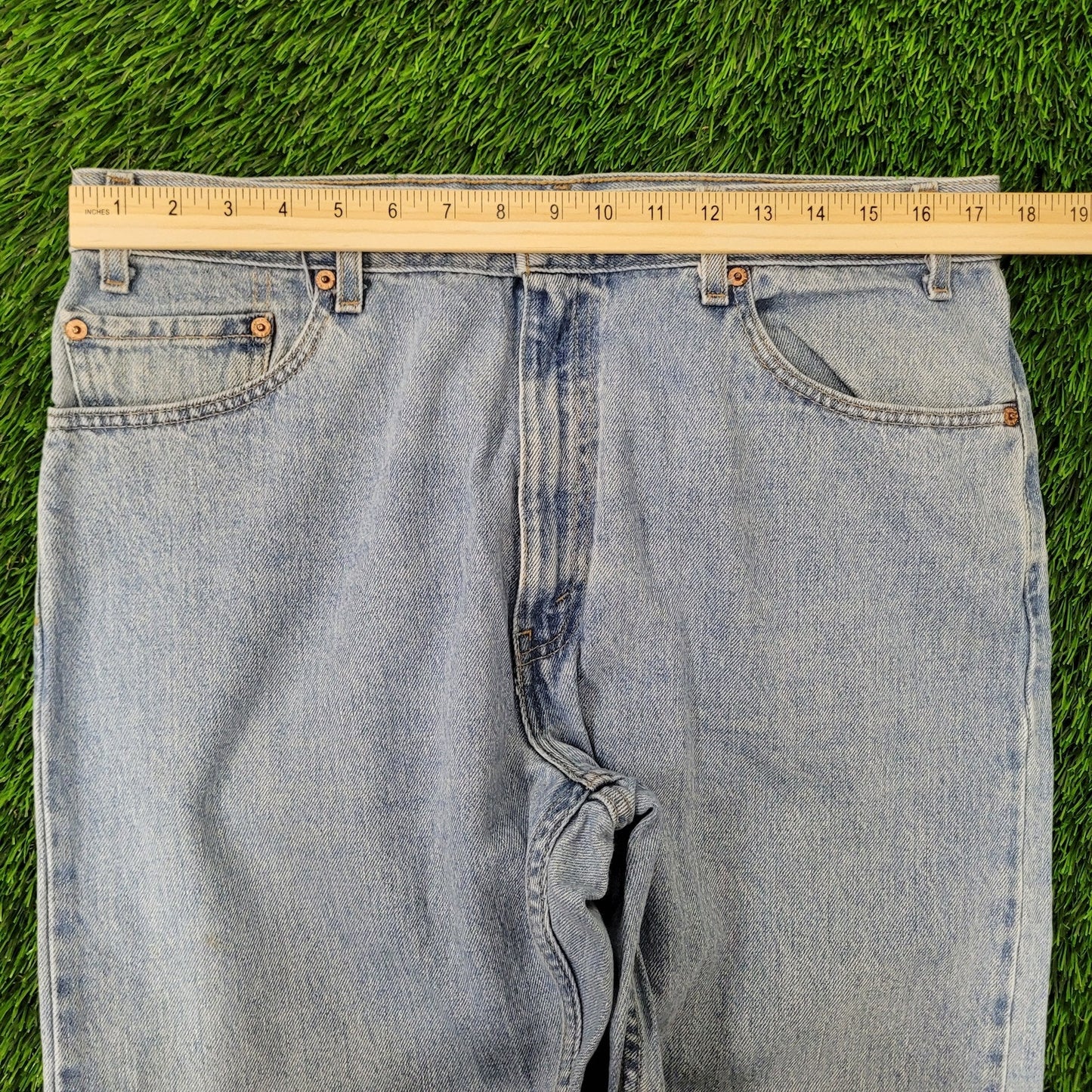 Vintage Y2K LEVIS 505 Jeans 34x30 Faded Medium-Wash