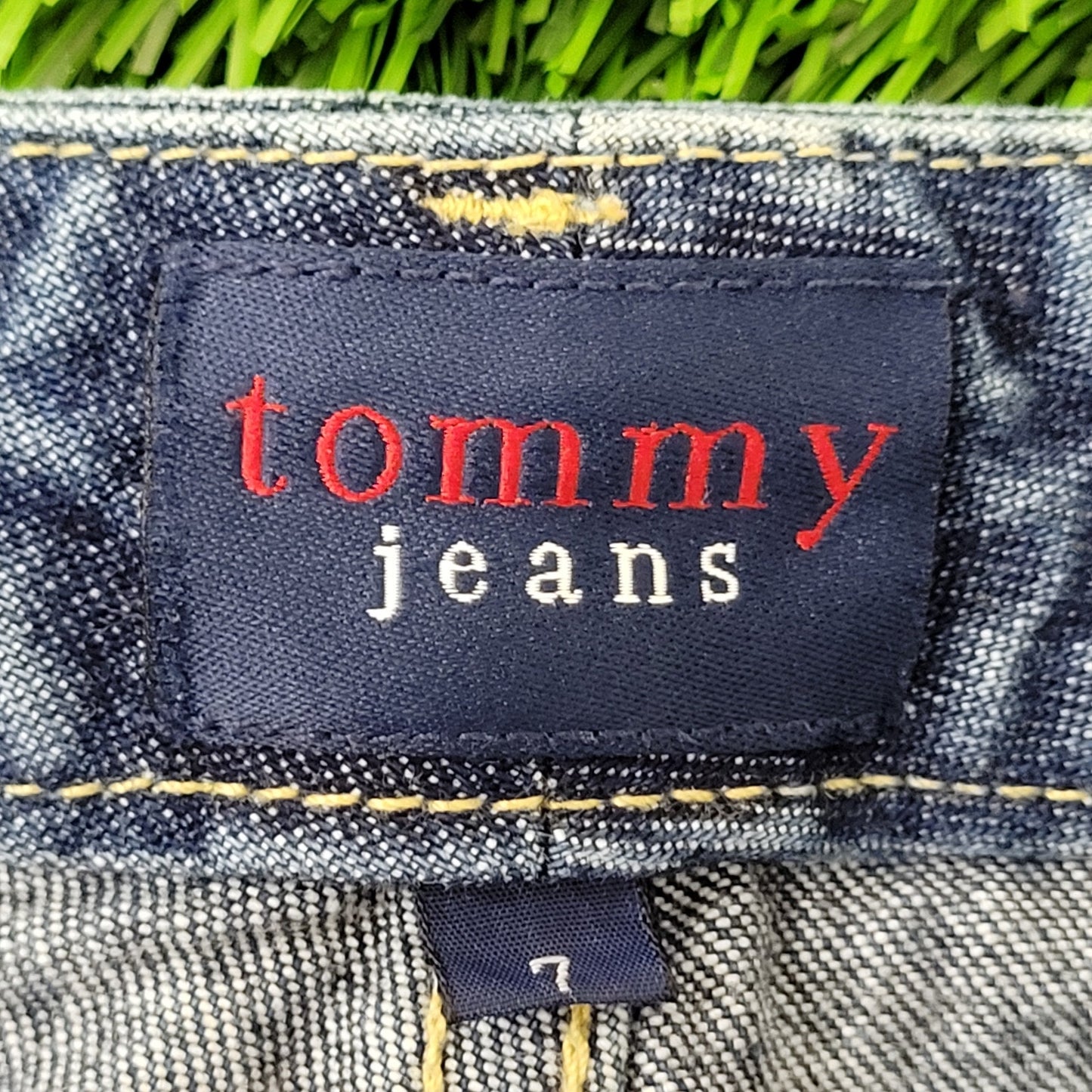 Vintage Tommy-Hilfiger Flared Jeans Womens 4 28x27 Dark-Wash