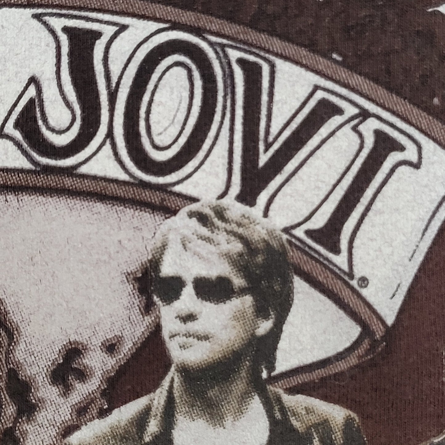 Bon-Jovi Shirt Large 22x27 The-Circle-Tour 2010