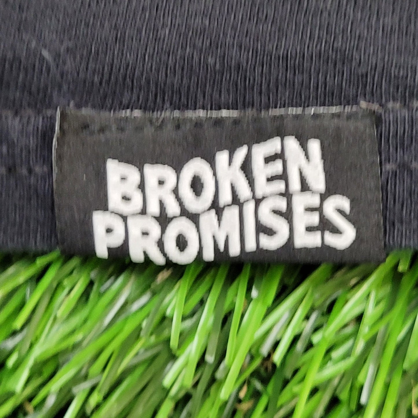 Broken-Promises Shirt Small 17x25 New-York