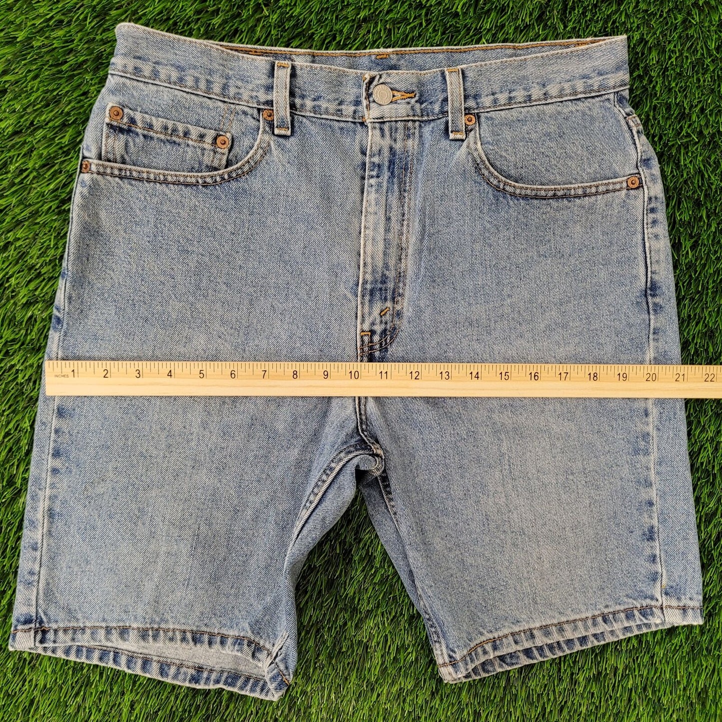 Vintage Y2K LEVIS Jeans Shorts 32x9 (34) Blue