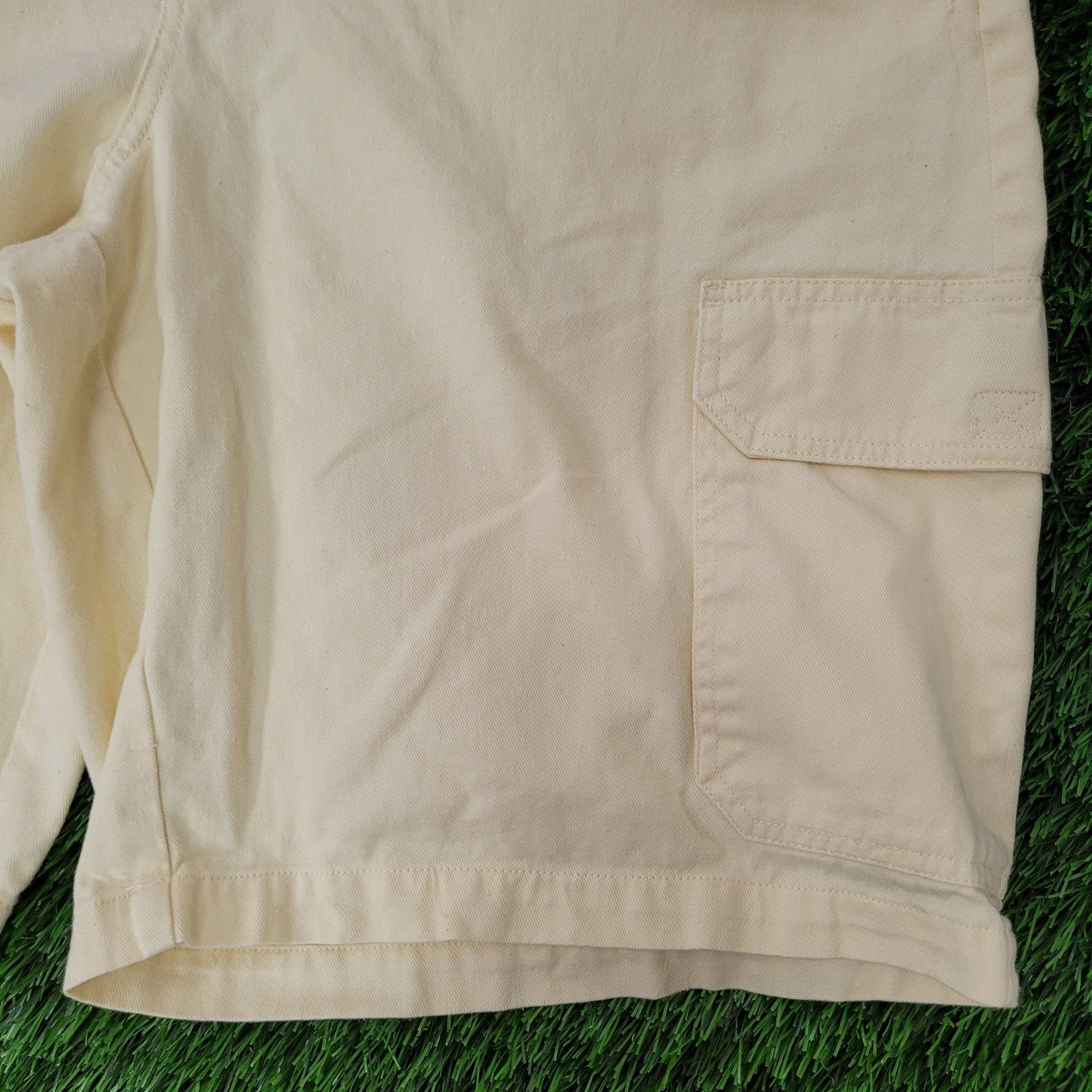 Chaps Ralph Lauren Cargo Shorts 38x10 Yellow