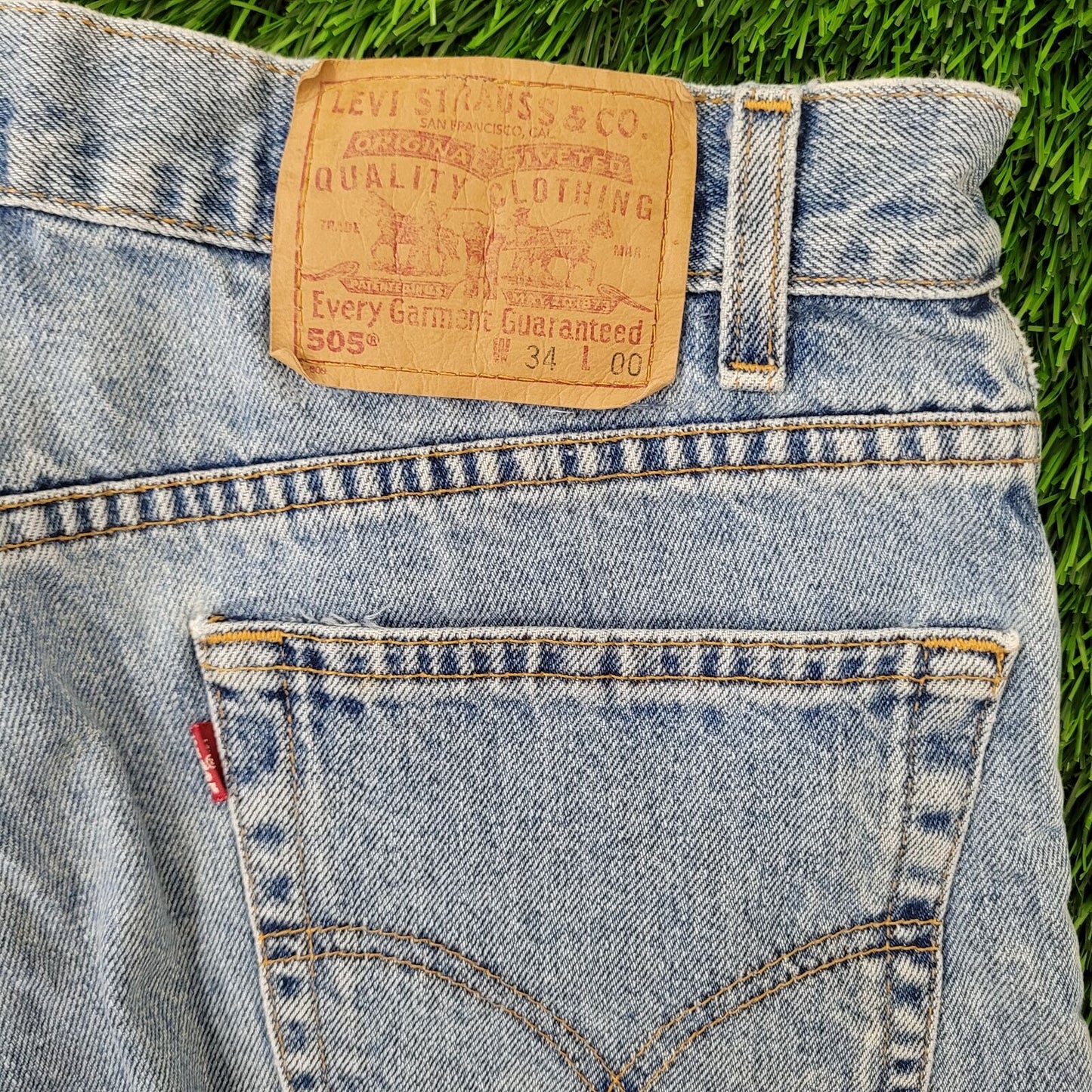 Vintage Y2K LEVIS Jeans Shorts 32x9 (34) Blue