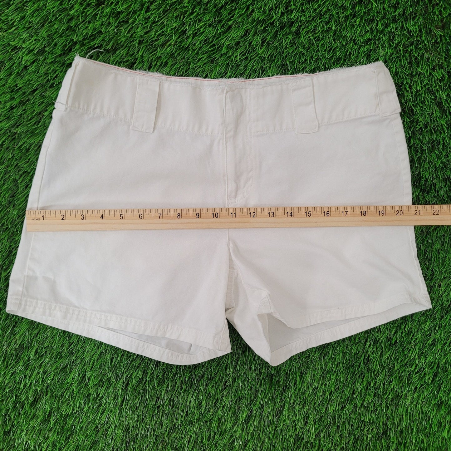 Vintage Tommy-Hilfiger Shorts Womens 8 32x5 Y2K