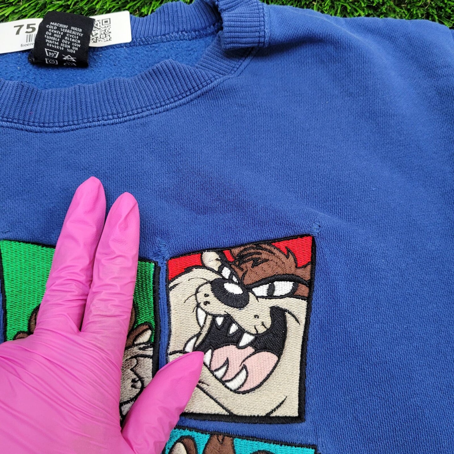 Vintage Tasmanian Devil Sweatshirt Womens Large 24x23 Blue